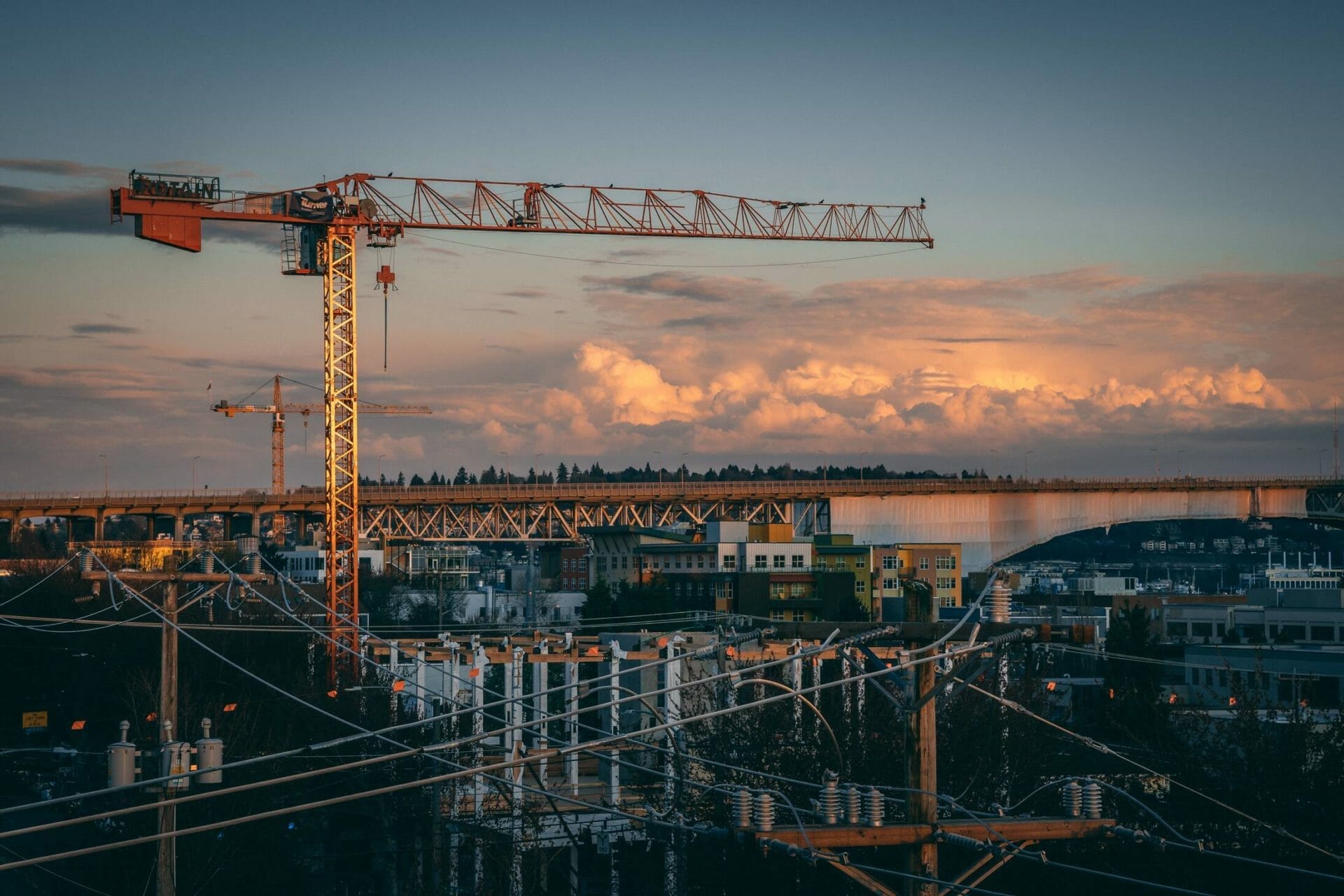 Empresa constructora y empresa desarrolladora inmobiliaria